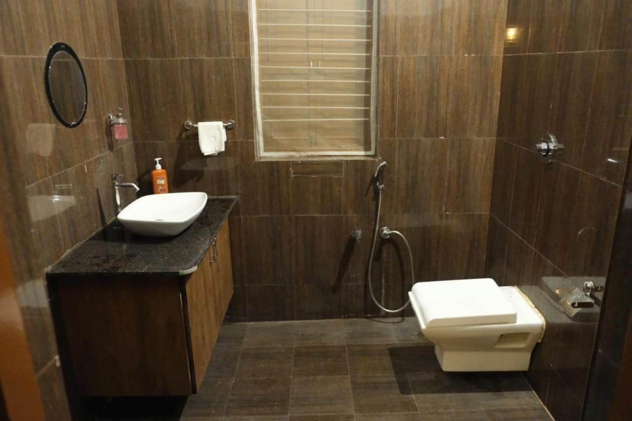Hotel Ashirwad Junagadh Εξωτερικό φωτογραφία